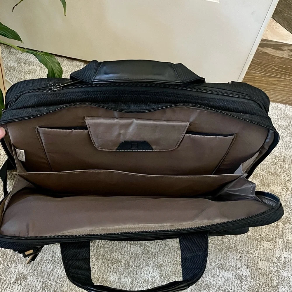 Targus Corporate Traveler Black Laptop Briefcase Bag —14-Inch